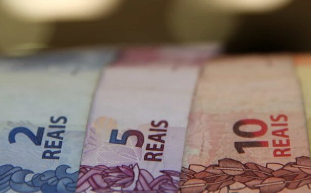 Estado condenado a pagar diferenças salariais a funcionários no Brasil
