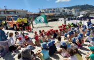 Grupo de 130 crianças assistem a palestra na praia em Caminha