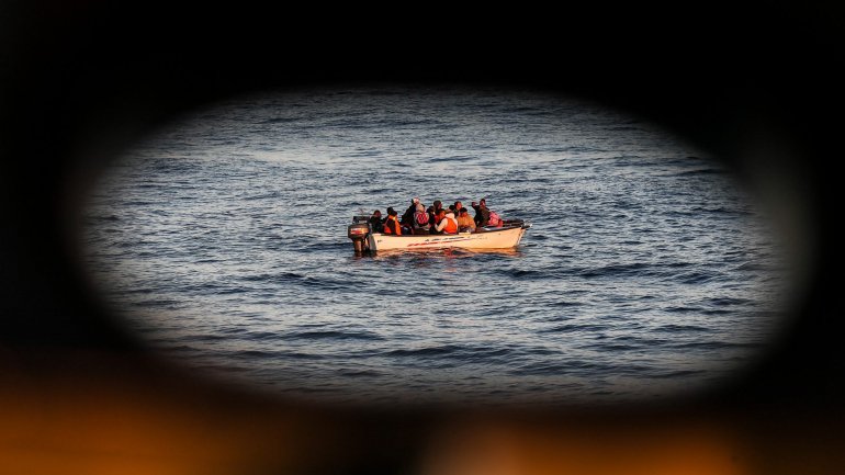 Investigação revela que Grécia e Frontex de “abandonaram à morte” mais de 27 mil migrantes no Mar Egeu