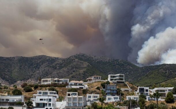 Fogos. Pelo menos 12.000 pessoas evacuadas em França e outras 3.000 em Espanha