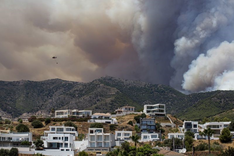 Fogos. Pelo menos 12.000 pessoas evacuadas em França e outras 3.000 em Espanha