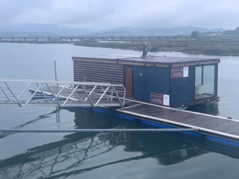 Bloco questiona Governo sobre casa flutuante instalada no rio Minho