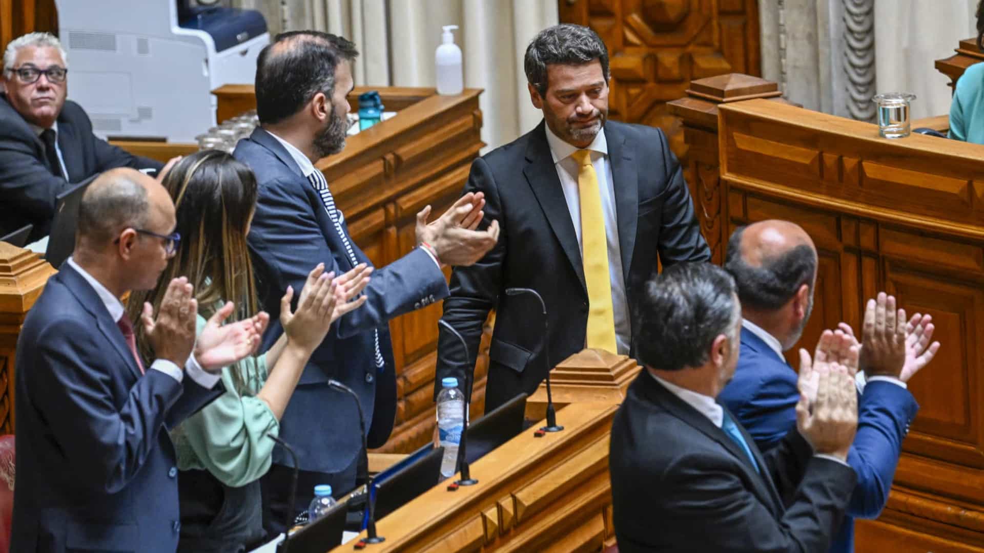 Chega abandona AR em protesto contra Augusto Santos Silva