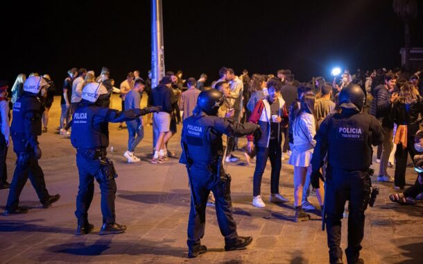 Barcelona reforça perseguição aos ‘botellones’ e aplica multas de 600 euros