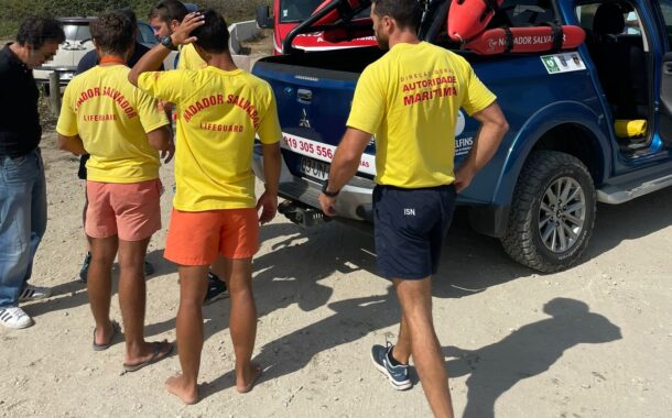 Surfista e nadador salvam homem inconsciente no mar da Póvoa de Varzim