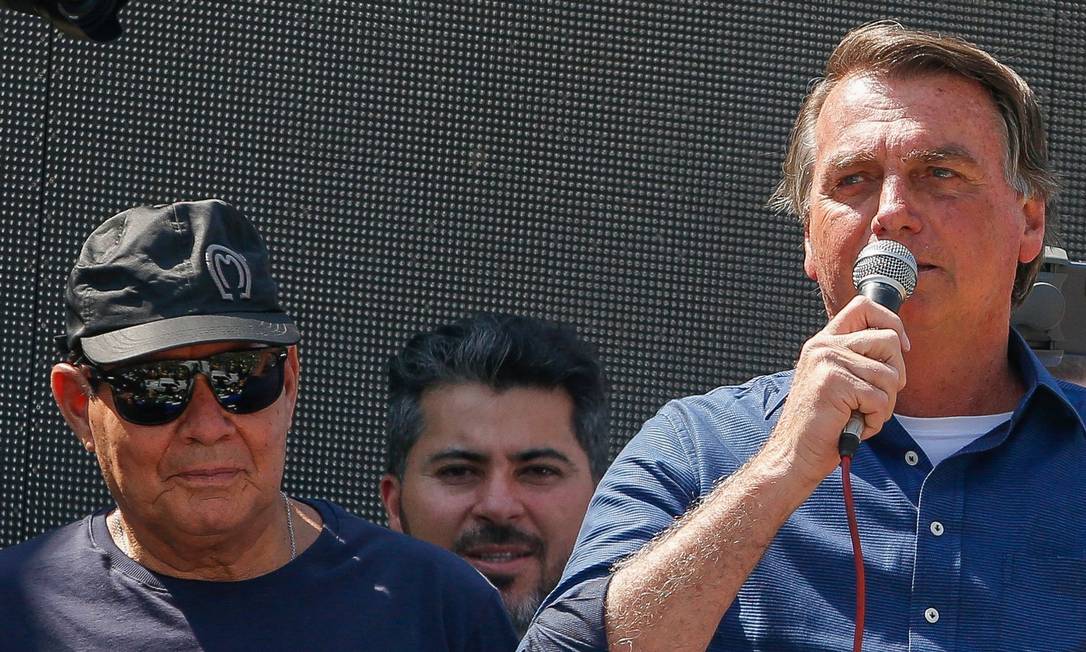 Centenas de milhares de brasileiros assinam manifesto pró-democracia com receio que Bolsonaro promova uma insurreição