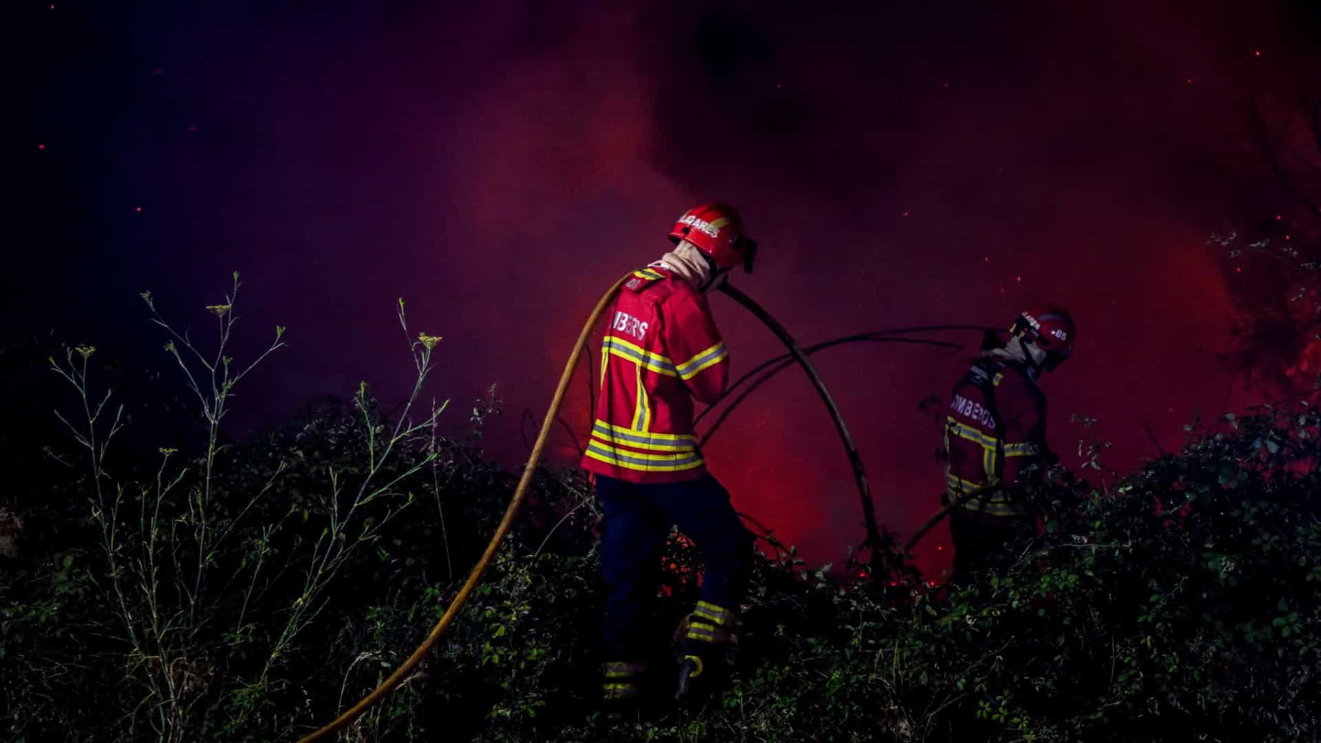 Detidos homem e mulher suspeitos de fogos em Guimarães e Póvoa de Lanhoso