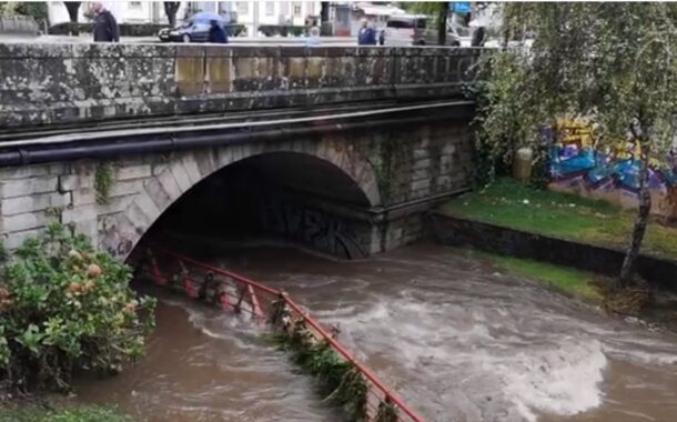 Tempestade Danielle faz galgar rio Este e deixa debaixo de água mais de uma dezena de carros em Braga