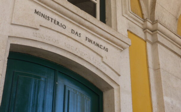 Autoridade Tributária alerta contribuintes para novo email fraudulento sobre lista de devedores