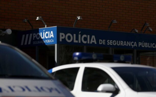 Após assalto a ourivesaria, populares seguem ladrão e entregam-no à PSP no Porto