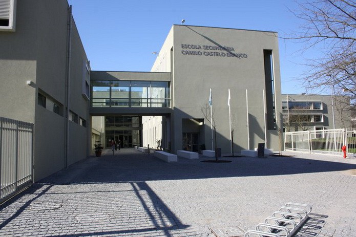 Professor de Famalicão acusado de 95 crimes de abuso sexual afastado da escola