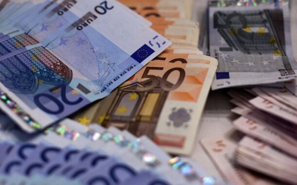 Governo propõe salário mínimo de 760 euros no próximo ano