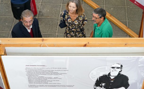 Comissária para as Comemorações dos 50 anos do 25 de Abril visita mostra ‘Dias de Abril’ patente na Praça de Braga