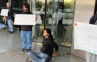 Activistas colados à entrada da Galp em Lisboa foram detidos pela PSP
