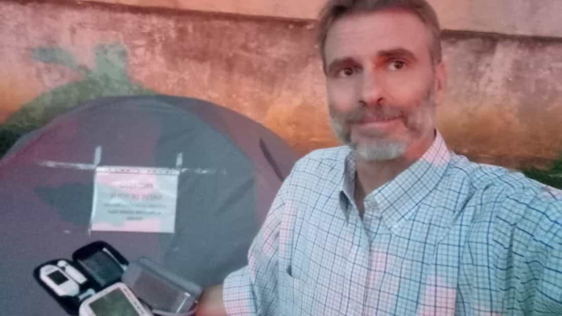 Empresário agrícola interrompe greve de fome junto a São Bento após visita de membro do Governo