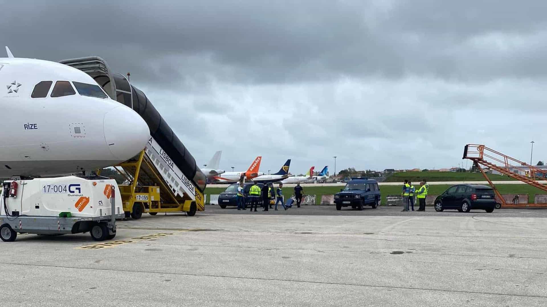 Piada de passageiro sobre bomba fecha aeroporto de Lisboa e obriga a evacuação de avião da Turkish Airlines