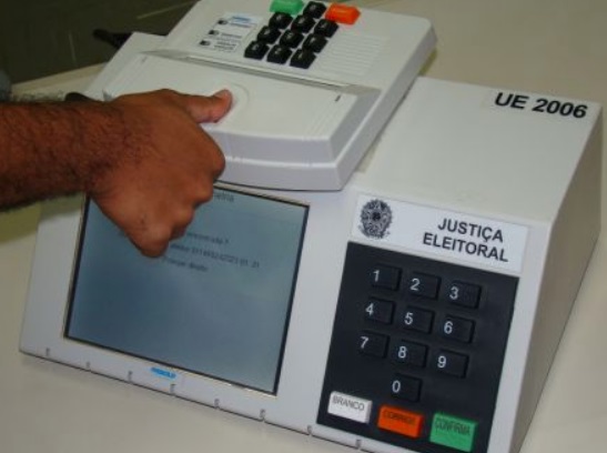 Eleições no Brasil. Segurança reforçada nos locais de voto em Portugal