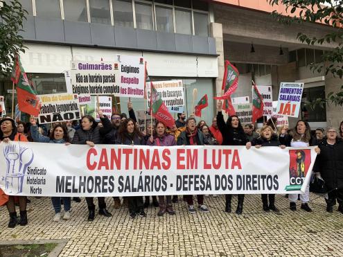 Greve encerra cantinas de escolas de Guimarães, Barcelos e Famalicão