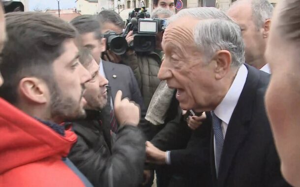Marcelo interpelado por popular: “Fala muito bem, mas não faz nada!”