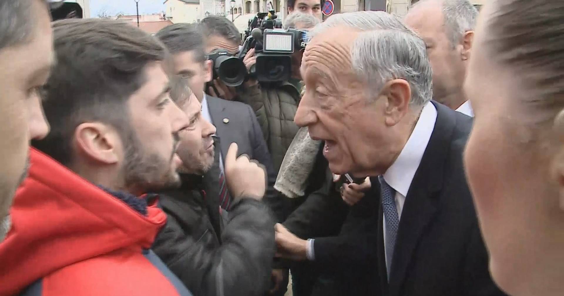 Marcelo interpelado por popular: “Fala muito bem, mas não faz nada!”