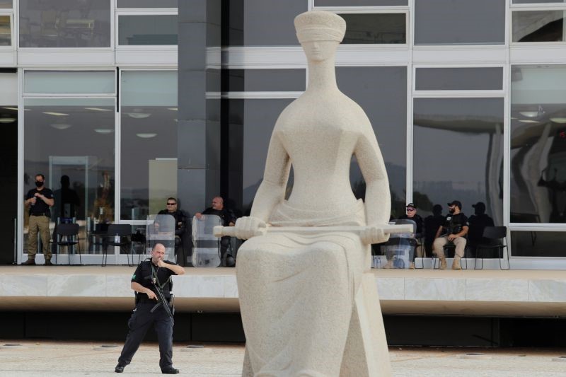 Justiça suspende porte de armas em Brasília antes da posse de Lula da Silva