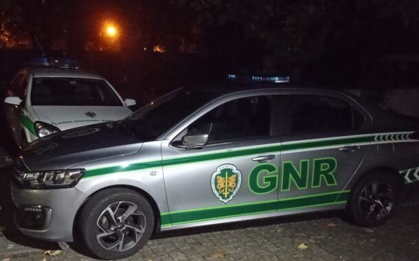 GNR de Fafe detém mulher após ameaçar parceiro com faca de cozinha e tesoura
