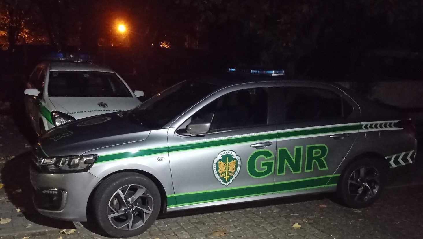 GNR de Fafe detém mulher após ameaçar parceiro com faca de cozinha e tesoura