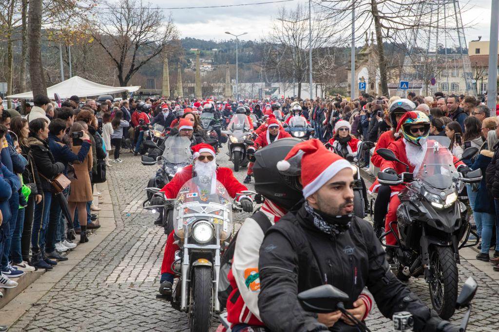 Desfile de ‘Pais Natais Motard’ atrai multidão a Barcelos
