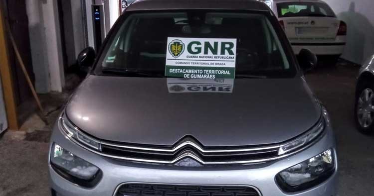 GNR descobre carro furtado em França num armazém de Guimarães