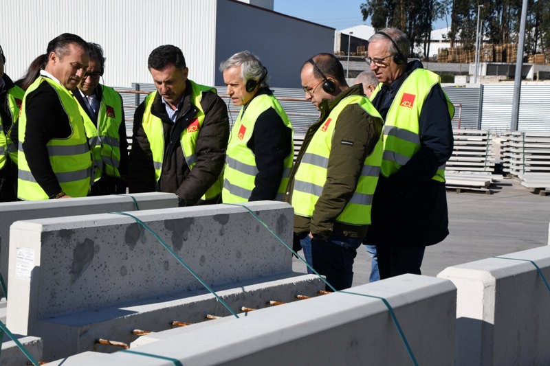 Presidente da Câmara de Famalicão visita Cimenteira do Louro que inventou betão inovador