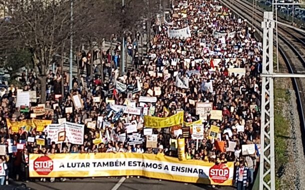Professores pedem ao STOP que cancele greve por tempo indeterminado para travar serviços mínimos noutros protestos