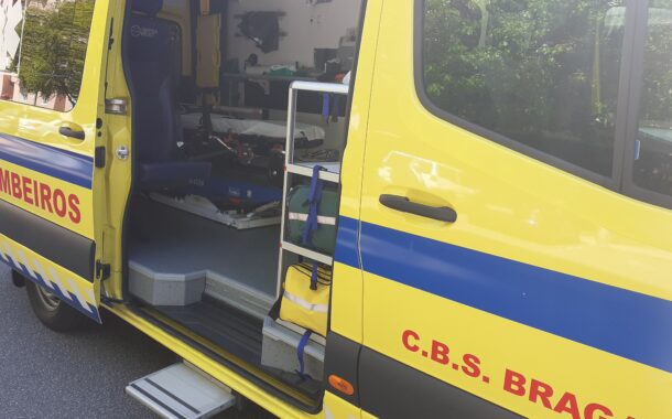 Homem atropela mortalmente esposa na sua garagem em Braga