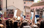 Centenas de jovens activistas pelo clima marcham em Lisboa para exigir mudanças