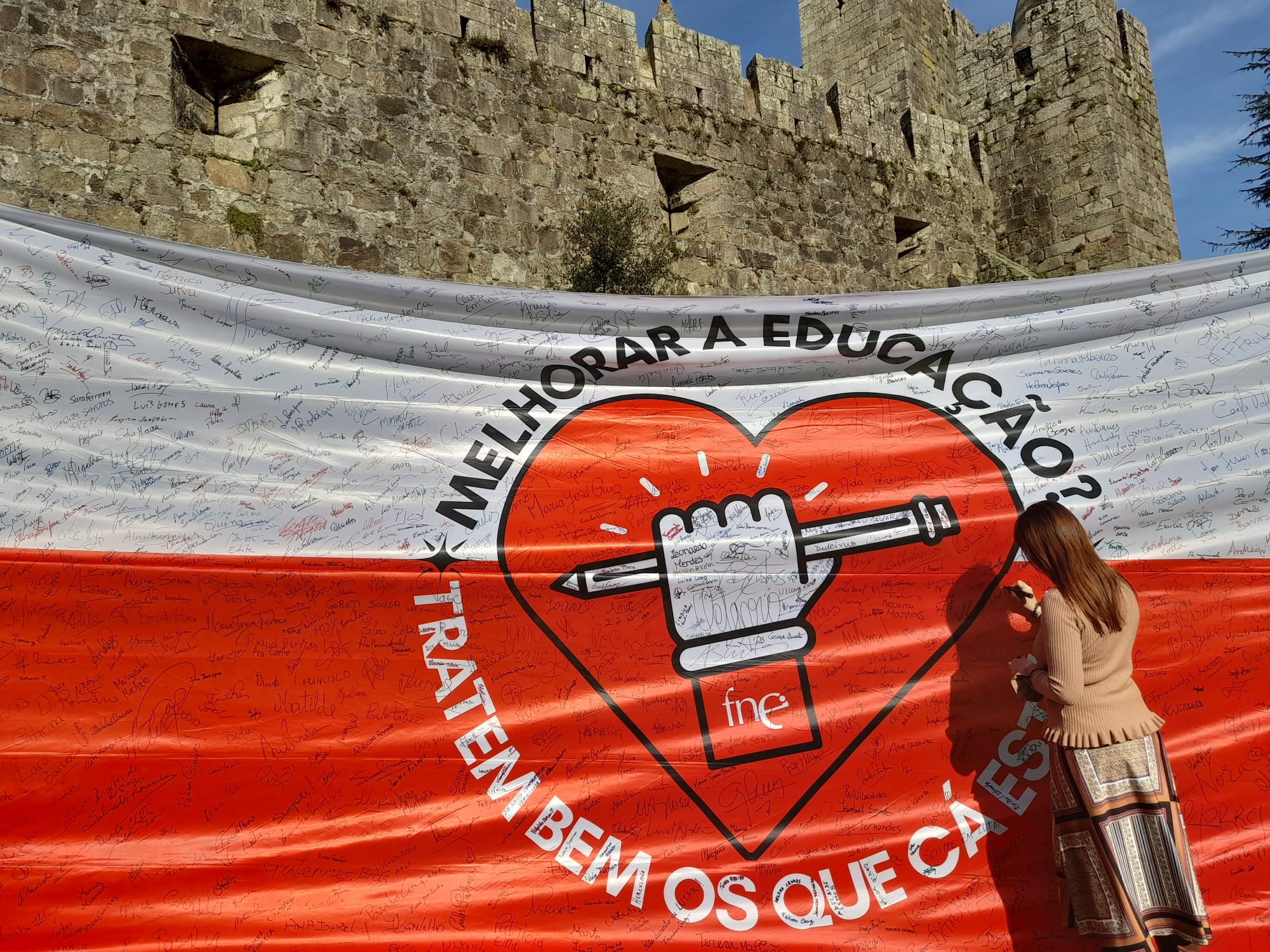Greves de professores começam às 12h00 para impedir serviços mínimos