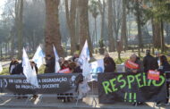 Ministro da Educação, com segurança reforçada, recebido com protestos dos professores em Braga