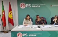 José Teixeira conversa com mulheres socialistas de Braga