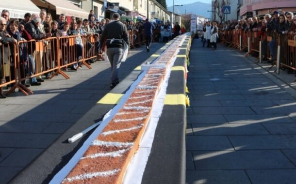 Maior bolo de mel regressa a Ponte da Barca