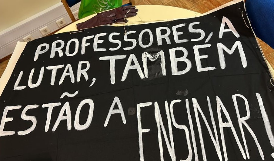 Petição de professor de Braga pela desobediência aos serviços mínimos conta já com mais de 3.000 assinaturas