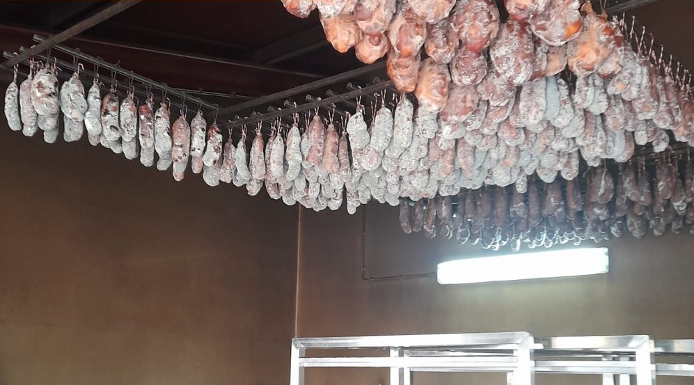 ASAE fecha fábrica e apreende 3,3 toneladas de enchidos impróprios para consumo em Bragança