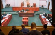 Mulher russa de 70 anos condenada por achar Zelensky “bonito”