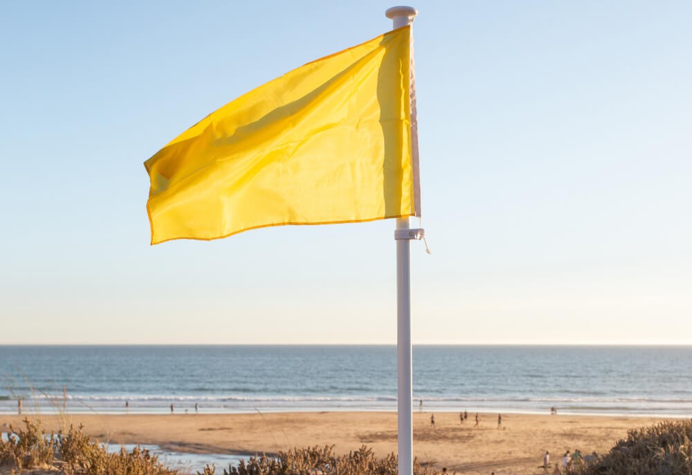 ‘Mar de Inverno” deve ser tratado como bandeira amarela, alertam nadadores salvadores