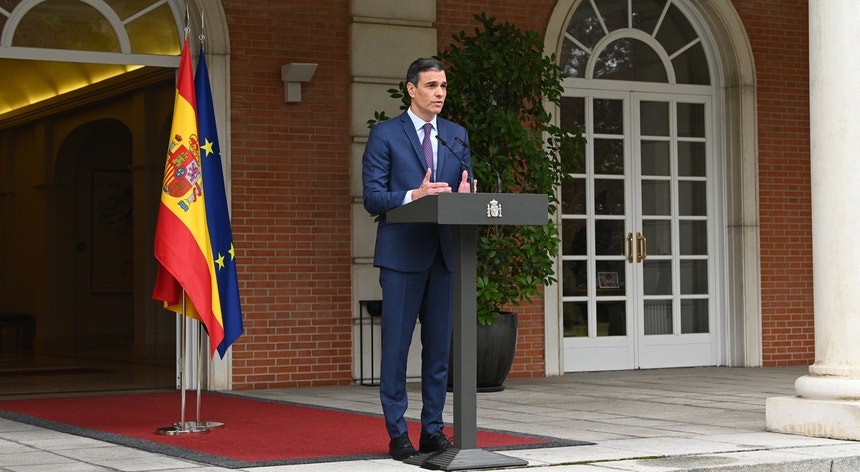 Espanha vira à direita e Pedro Sánchez antecipa legislativas para 23 de Julho