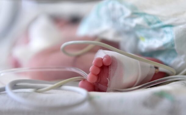 Bebé de 11 meses morre em Portimão enquanto esperava transferência hospitalar