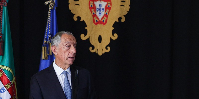 Marcelo mantém Governo, mas sob vigilância apertada