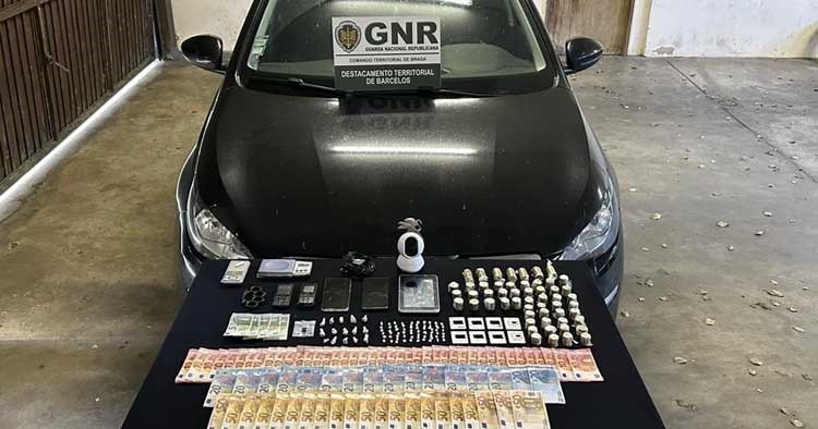 GNR detém casal que comprava droga no Porto e vendia em Guimarães e Famalicão