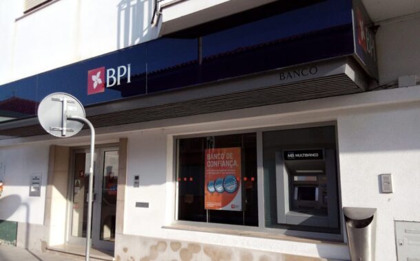 Câmara de Esposende aprova moção contra encerramento do balcão do BPI em Apúlia