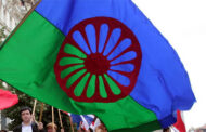 Dia das Pessoas Ciganas. Conheça o significado da bandeira cigana