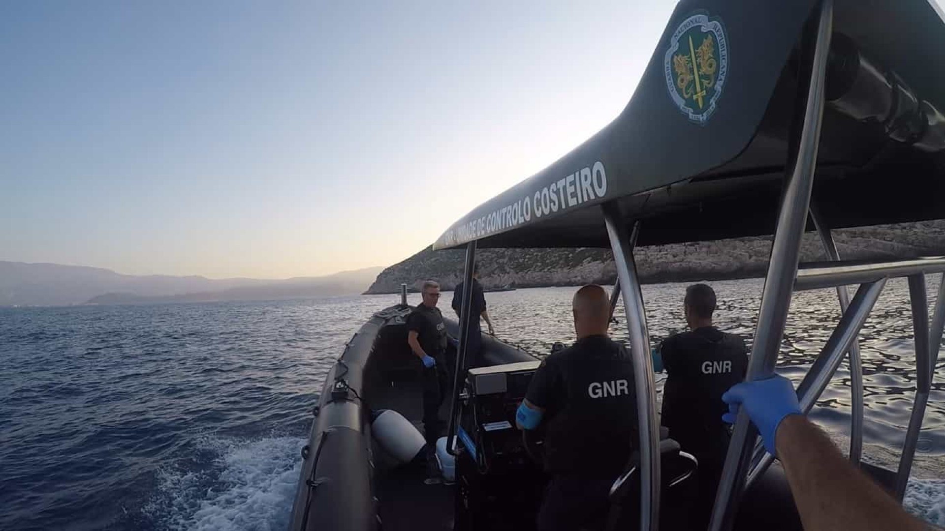 Barco patrulha português ajuda a salvar quase uma centena de migrantes no Mediterrâneo