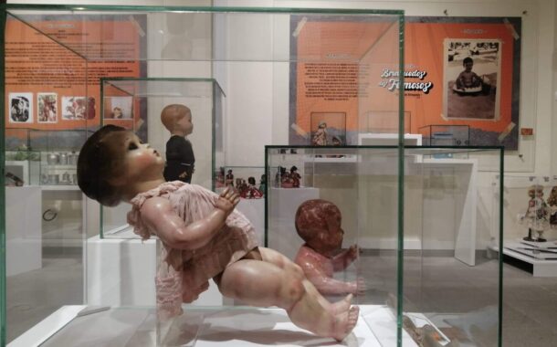 Bonecas de António Variações em exposição no Museu do Brinquedo de Seia
