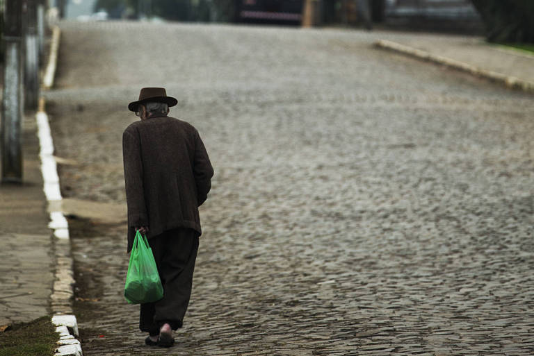 Mais de 400.000 idosos em risco de pobreza em Portugal